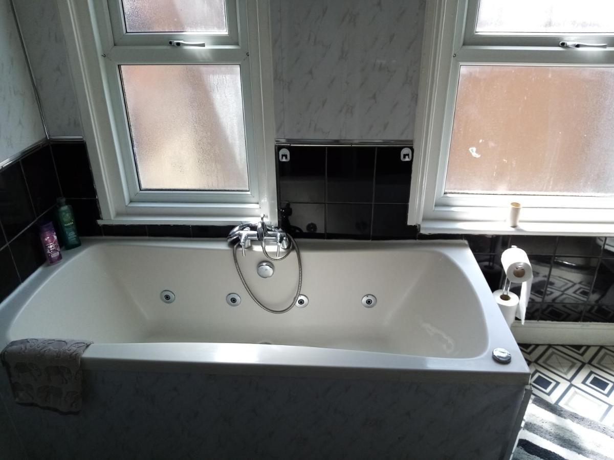 Puffin Holiday Apartments Бридлингтън Екстериор снимка
